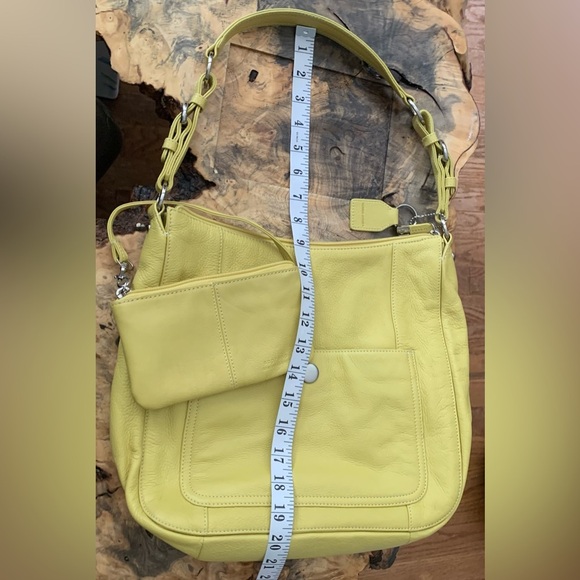 Vintage Soprano Genuine Leather Yellow Handbag with Pouch - Picture 9 of 9